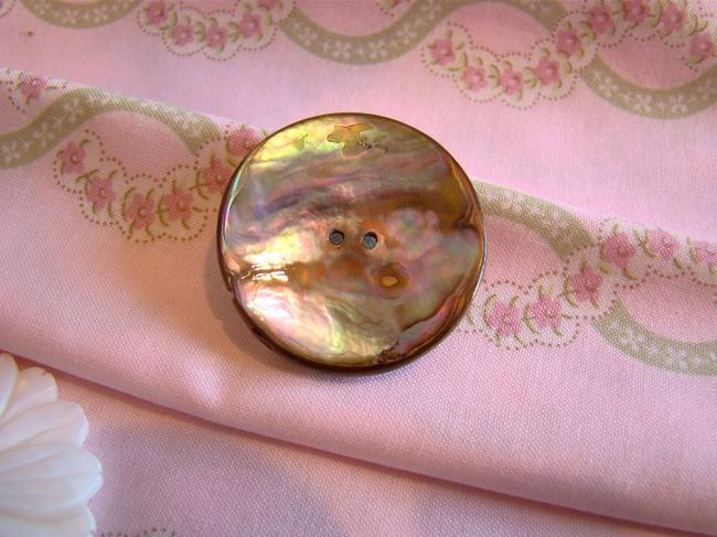 Superbe gros bouton ancien de nacre en Ormeau (Abalone) en 40mm