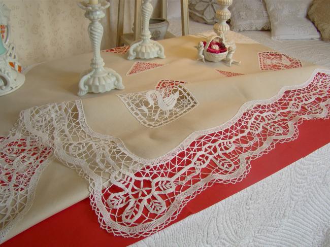 Splendeur de nappe en lin avec insertions de dentelle aux fuseaux et Venise