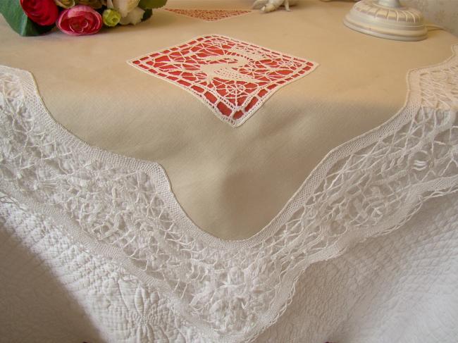 Splendeur de nappe en lin avec insertions de dentelle aux fuseaux et Venise