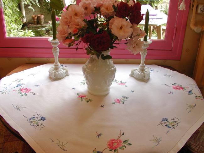 Stunning tablecloth with hand embroidered roses and colibri