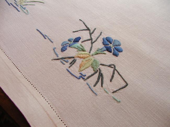 Stunning tablecloth with hand embroidered roses and colibri