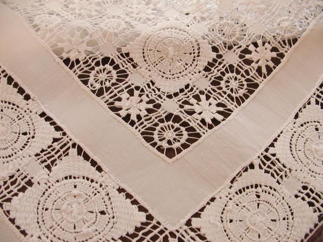 Superb tablecloth with Cilaos and Teneriffe drawn thread works