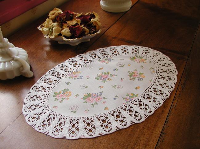 Adorable oval doily with Liberty flowered cotton and bobbin lace edging