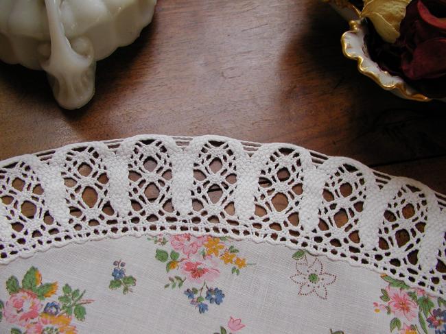 Adorable oval doily with Liberty flowered cotton and bobbin lace edging