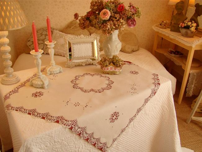 Superbe nappe en lin écru avec broderie et dentelle de Cluny 1920-30