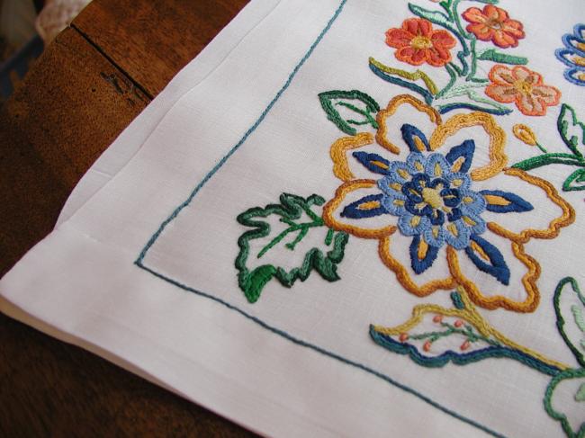 Two superb pannels with Jacobean hand-embroidered flowers