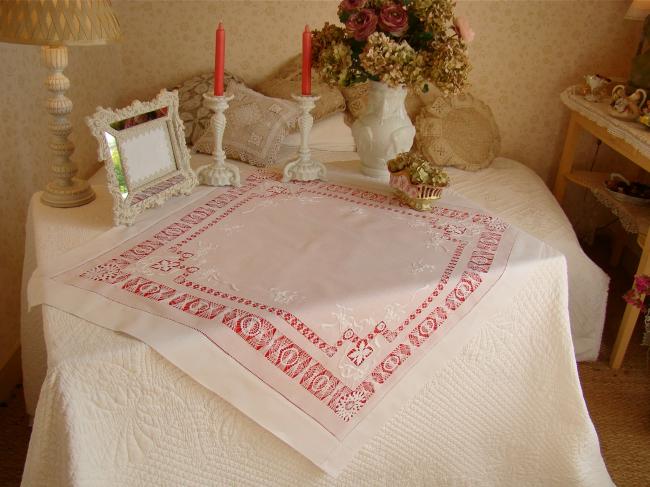 Merveilleuse nappe brodée et ajourée en jours de Cilaos, broderie Tenerife