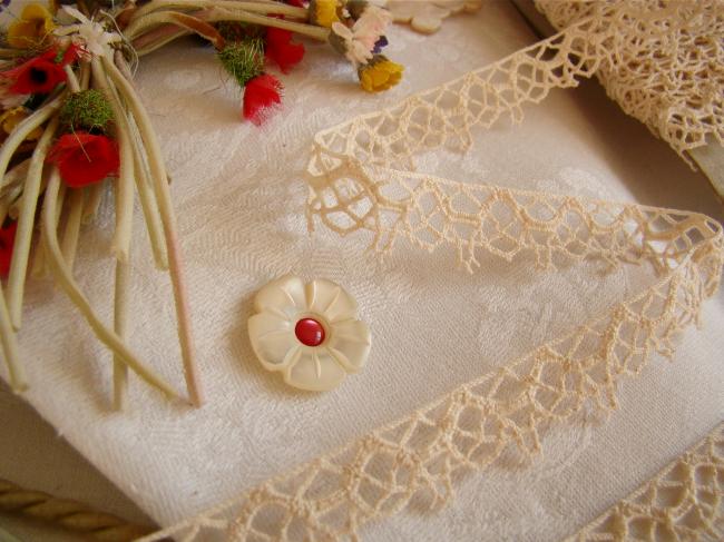 lovely little lace with tiny picots, ecru color , width 15 mm