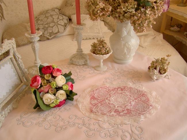 Superbe centre de table en dentelle de fond de bonnet et Valenciennes 1900