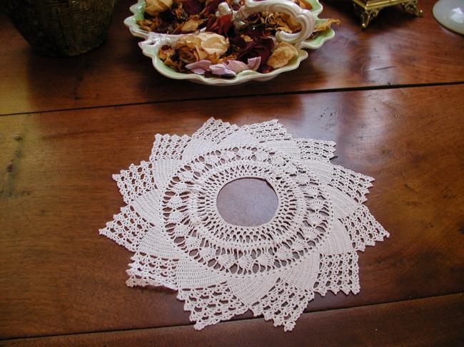 Lovely border for star shape doily in crochet lace