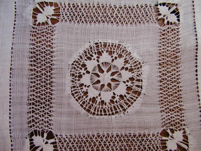 Superb hand-made Pinã doily with exquisite Tenerife drawn thread works