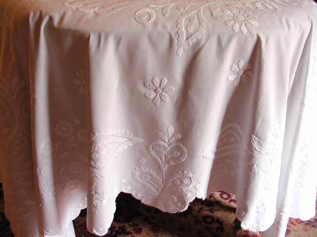 Somptuous large tablecloth with superb Mountmellick embroidery 1900