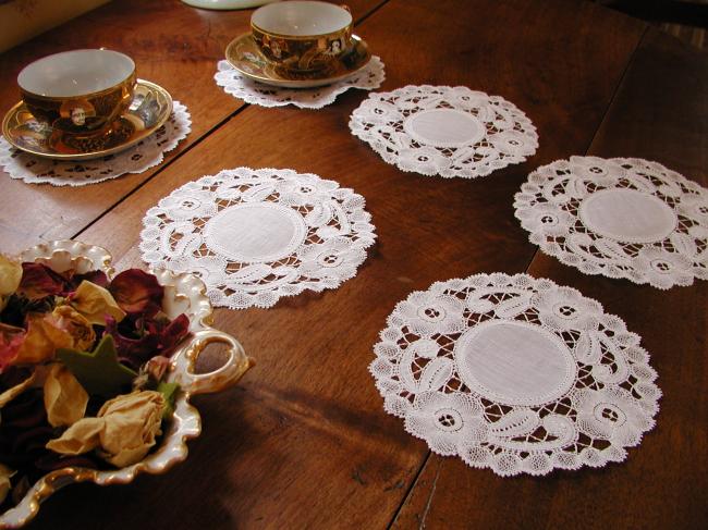 Stunning Duchesse lace service of 6 coasters, made with bobbin