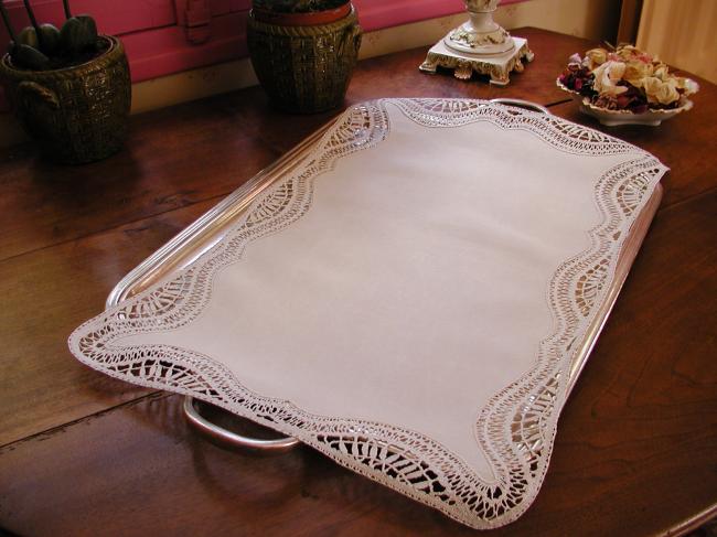 Marvellous tray cloth in linen with superb bobbin Cluny lace