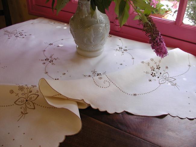 Lovely tablecloth in Madeira embroidery 1930-40