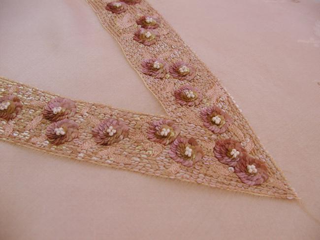 Exceptional collar in Luneville embroidery, pearls & spangles