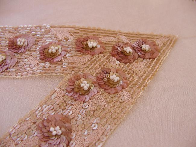 Exceptional collar in Luneville embroidery, pearls & spangles