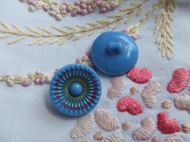 Superbe série de 6 boutons en verre moulé bleu avec décor de fanion multicolore