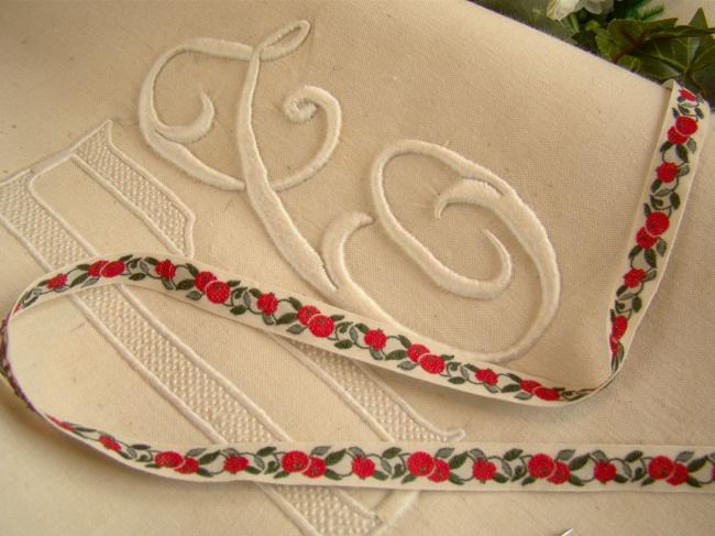 Superbe ruban en coton tissé de petites cerises et feuillage (10mm)