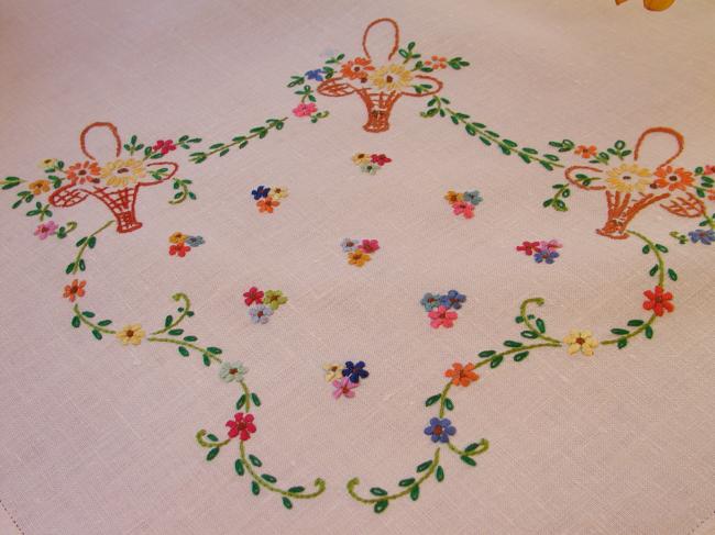 Lovely tablecloth with hand-embroidered coloured baskets of flowers