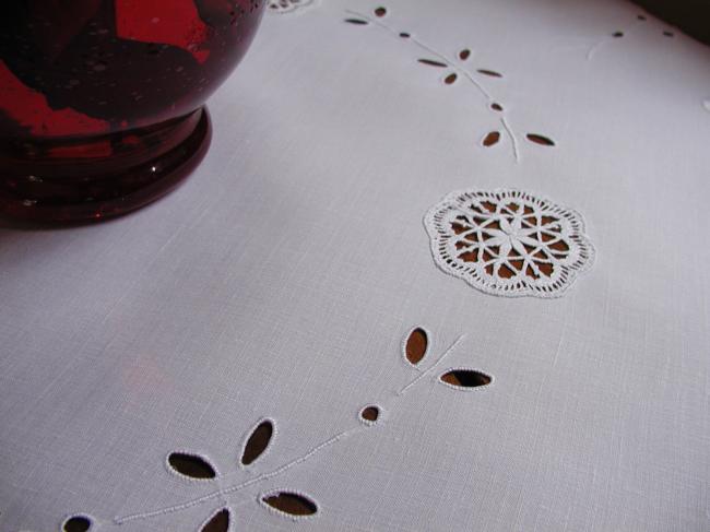 Superb tablecloth with Colbert openwork and Cluny lace inserts 1900