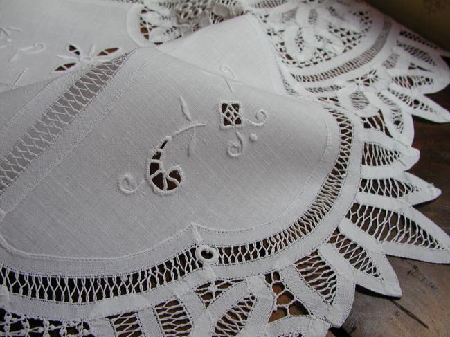 Spectacular hand-made tablecloth in Battenburg tape lace and Richelieu