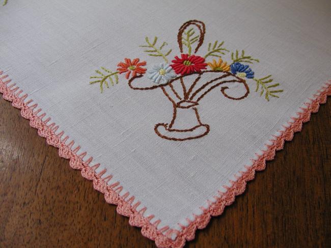 Very pretty table centre or tray cloth with hand-embroidered baskets of flowers