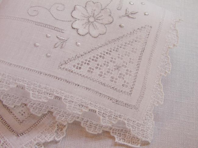 Stunning handkerchief in linon  with hand-embroidery & appliqué of flowers