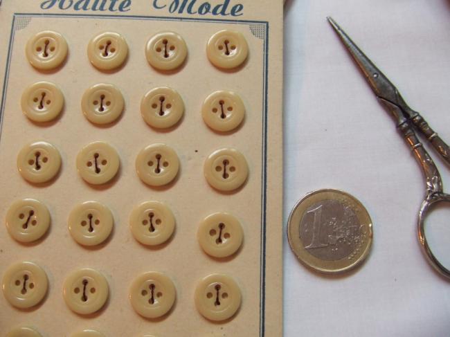 Jolie carte de 24 petits boutons ronds de couleur ivoire 'Haute Mode' 1920-30