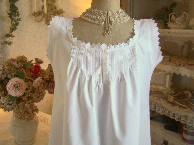 Merveilleuse chemise de nuit ancienne en batiste de lin brodée et monogramme RB