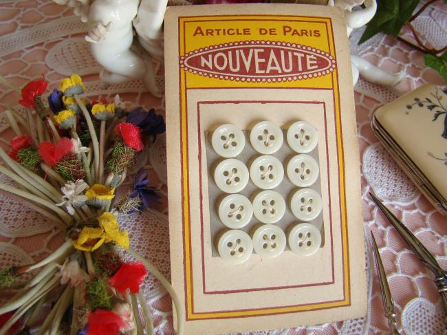 Jolie carte de 12 petits boutons ronds en opaline blanche' Article de Paris'1930