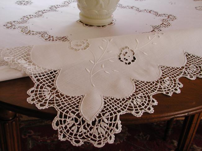 Superb tablecloth with Richelieu openwork and Cluny lace inserts 1900