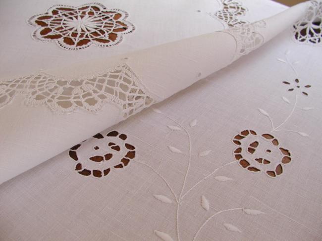 Superb tablecloth with Richelieu openwork and Cluny lace inserts 1900