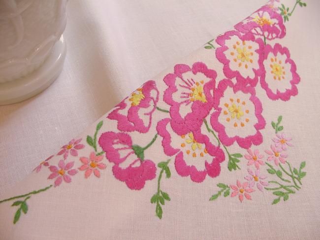 Superb tablecloth with hand-embroidered spring flowers