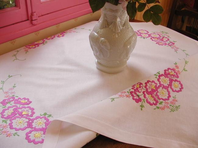 Superb tablecloth with hand-embroidered spring flowers