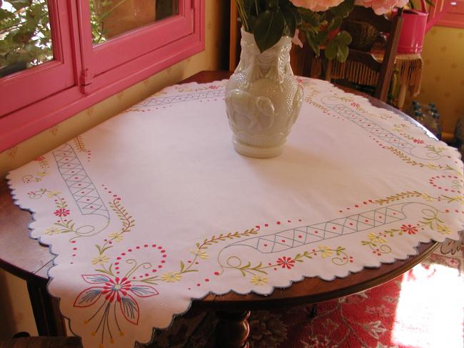 Gorgeous tablecloth with hand-embroidered flowers in pure Empire style