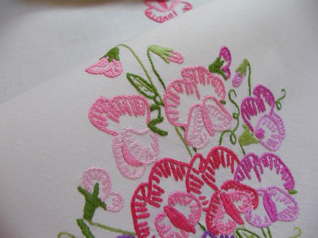 So cute tablecloth with hand-embroidered crown of sweat peas