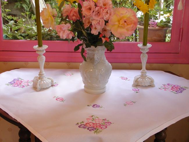 So cute tablecloth with hand-embroidered crown of sweat peas