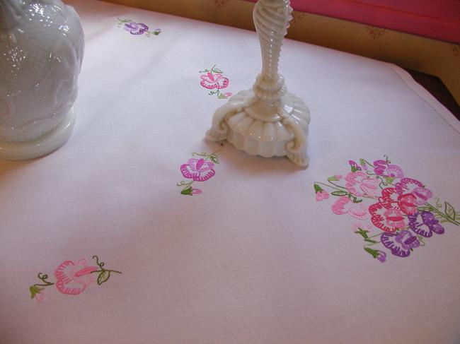 So cute tablecloth with hand-embroidered crown of sweat peas