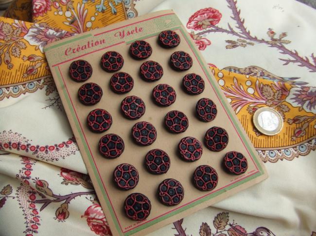 Superbe série de 24 boutons noir & rouge,  imitation passementerie