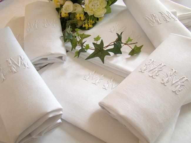 Somptueux service de table et ses 18 serviettes, damas de lin, monogramme MM