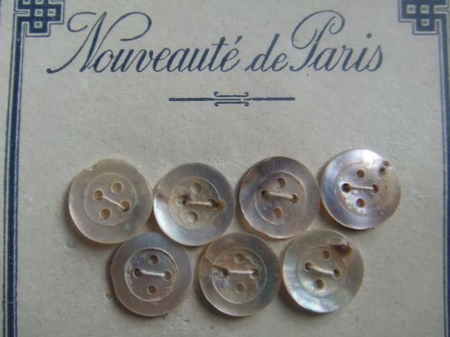 Jolie carte de 7 petits boutons en nacre, 4 trous, Nouveauté de Paris, 1920-30