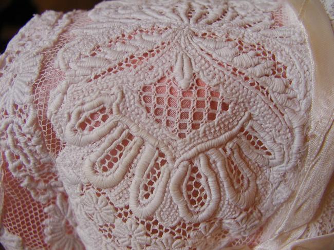 Exceptional doll bonnet with hand-embroidery Ayrshire and Valenciennes lace