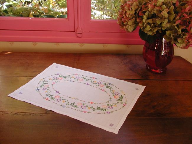 Very pretty table centre or tray cloth with hand-embroidered crown of flowers