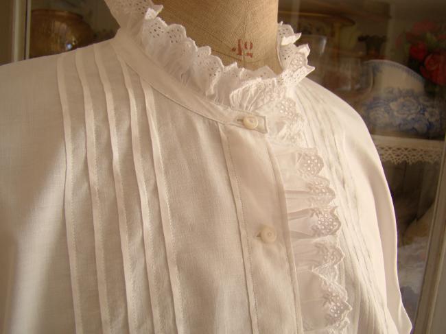 Très gracieux chemisier en batiste, plis religieux et broderie anglaise 1900