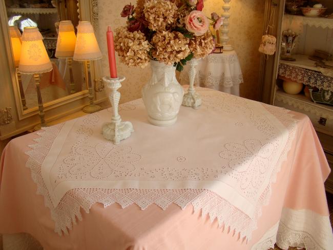 Merveilleuse petite nappe brodée à l'anglaise et dentelle faite à la main 1900