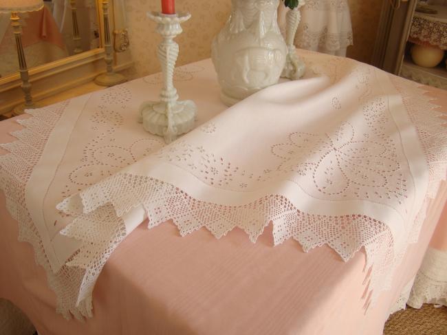 Merveilleuse petite nappe brodée à l'anglaise et dentelle faite à la main 1900