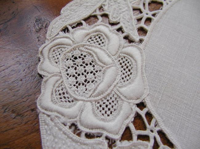 Wonderful doily with Richelieu lace with Milan embroidery