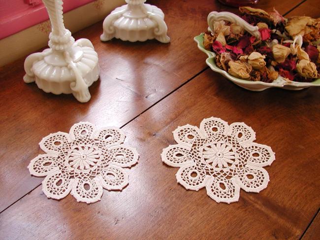 Charming pair of round doilies in Irish guipure lace