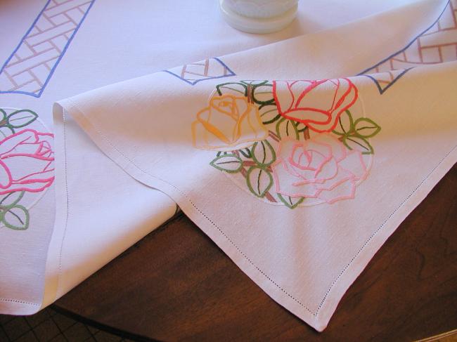 Breathtaking tablecloth with rich colours hand-embroidered medallion of roses